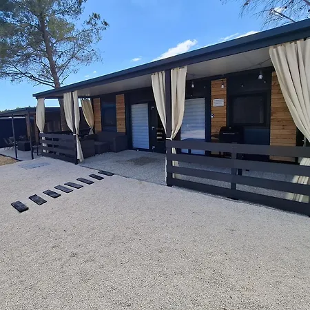 Camping Luna Mobilehomes *